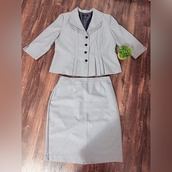 Milano Gray Women's Pencil Skirt Suit - Picture 1 of 6
